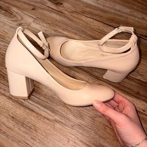 Le Chateau Cream Block Heel Shoes